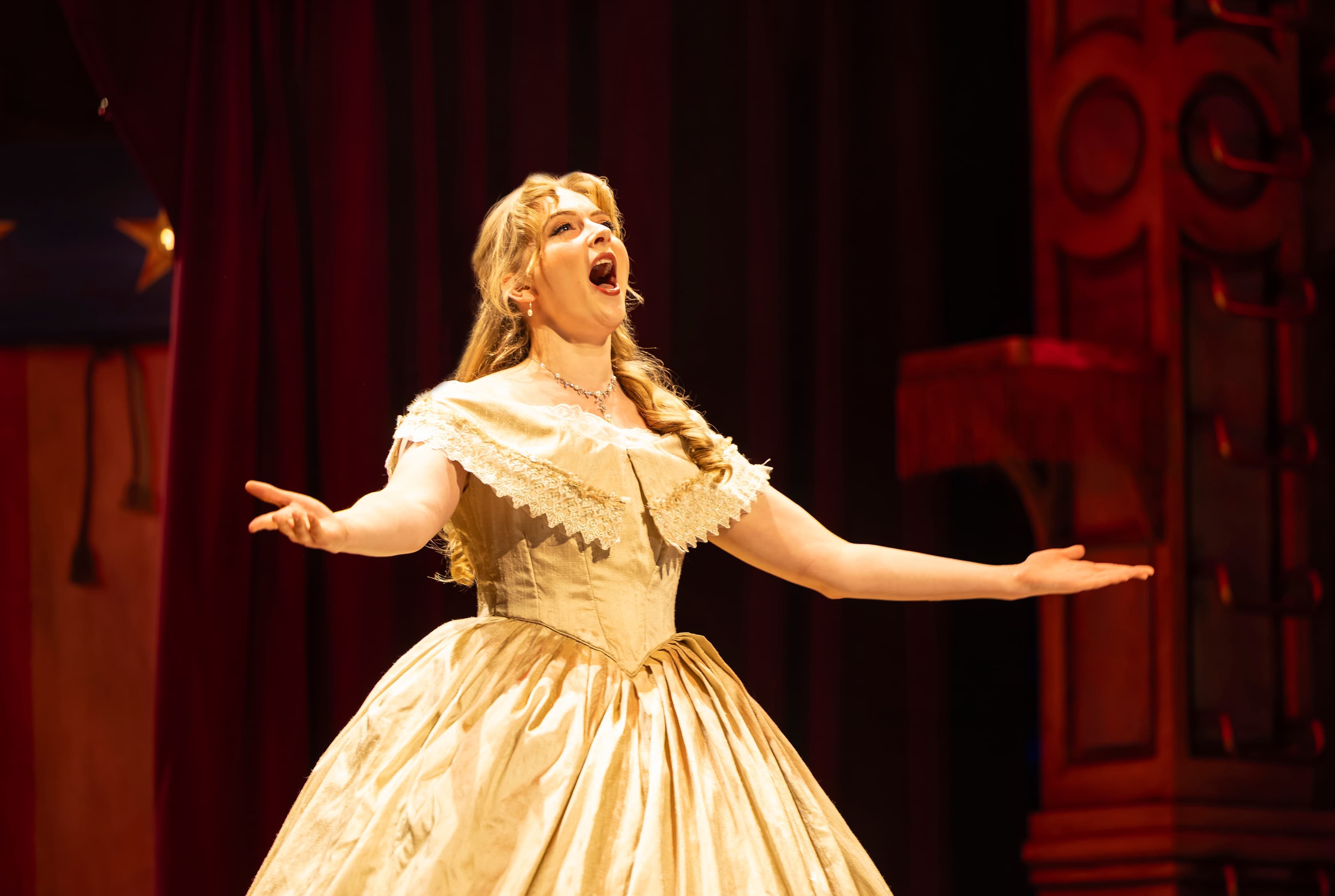 Image preview for Penny Ashmore (Jenny Lind) - Barnum UK Tour - Photo credit Pamela Raith - 222 (1)